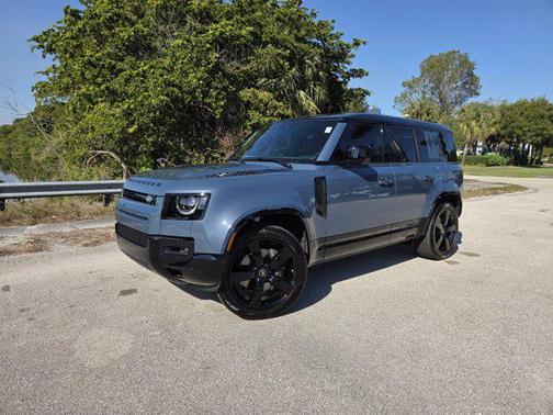 2025 Land Rover Defender 110 P500 X-Dynamic SE