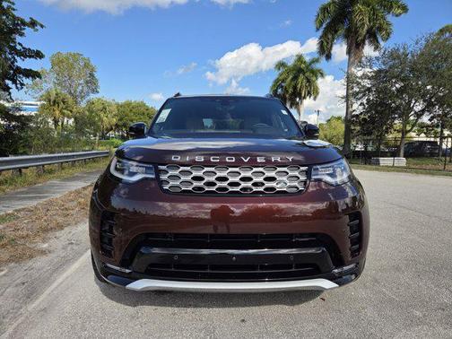 2026 Land Rover Discovery Tempest Edition