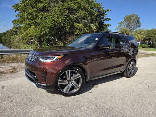 2026 Land Rover Discovery Tempest Edition