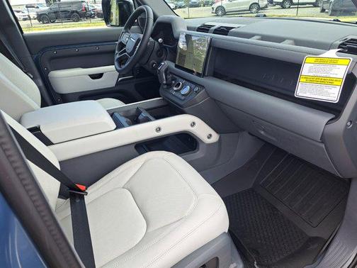 2025 Land Rover Defender 110 P300