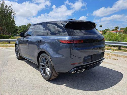 2025 Land Rover Range Rover Sport SE