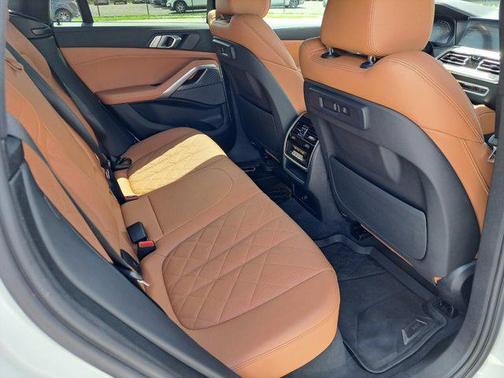 2023 BMW X6 xDrive40i