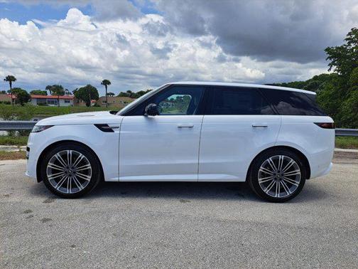 2025 Land Rover Range Rover Sport SE