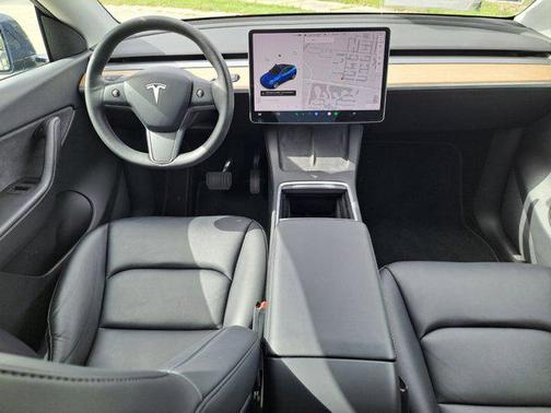 2022 Tesla Model Y Long Range Dual Motor All-Wheel Drive