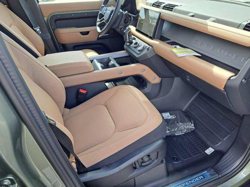 2025 Land Rover Defender 110 P400 X