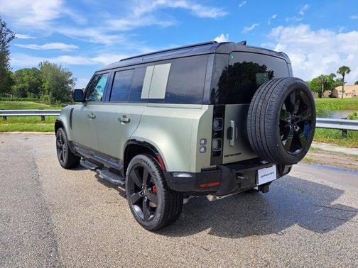 2025 Land Rover Defender 110 P400 X