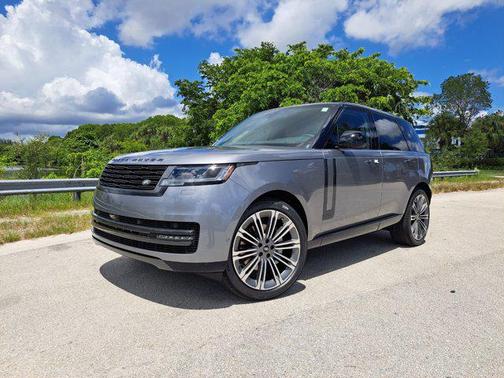 2025 Land Rover Range Rover P400 SE