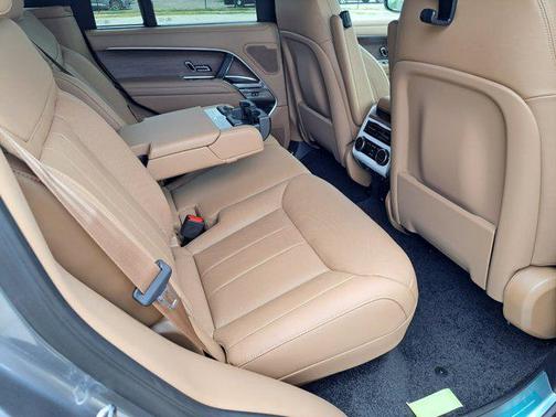 2025 Land Rover Range Rover P400 SE