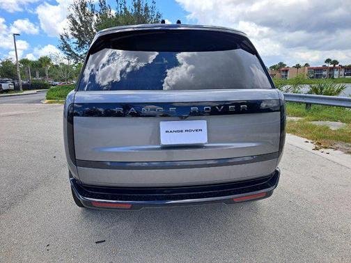 2025 Land Rover Range Rover P400 SE