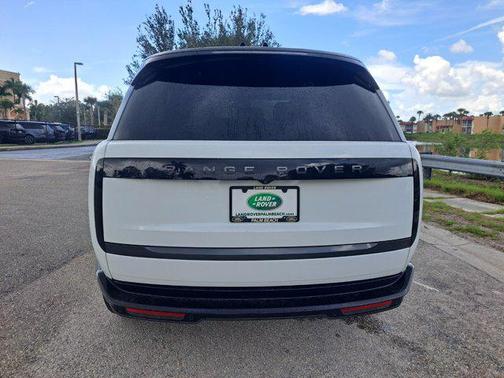 2025 Land Rover Range Rover P400 SE 7 Seat