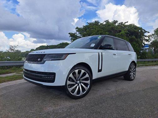 2025 Land Rover Range Rover P400 SE 7 Seat
