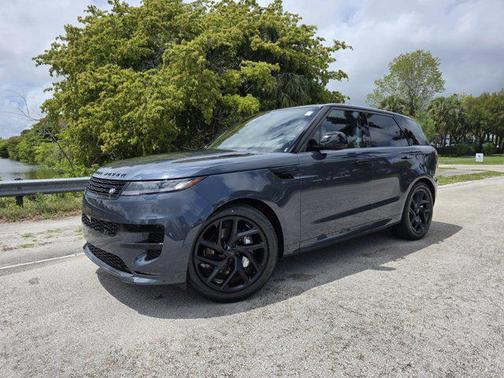 Varesine Blue Metallic 2026 Land Rover Range Rover Sport SE