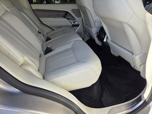 2023 Land Rover Range Rover P530 SE