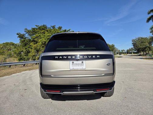2023 Land Rover Range Rover P530 SE