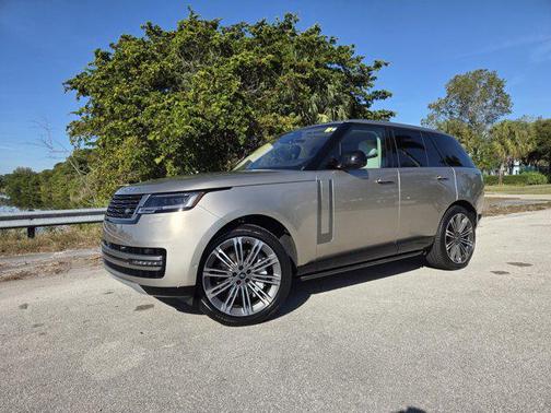 2023 Land Rover Range Rover P530 SE