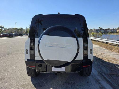 2026 Land Rover Defender P400 X-Dynamic SE