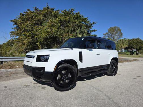 2026 Land Rover Defender P400 X-Dynamic SE