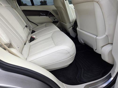 2023 Land Rover Range Rover P530 SE