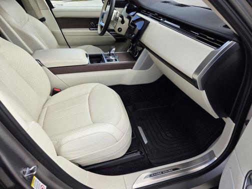 2023 Land Rover Range Rover P530 SE