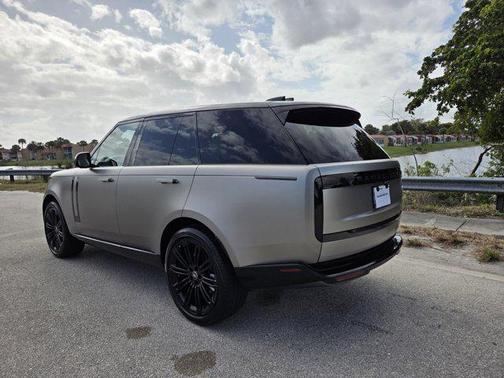 2023 Land Rover Range Rover P530 SE