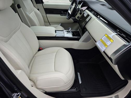 Varesine Blue Metallic 2026 Land Rover Range Rover P530 SE
