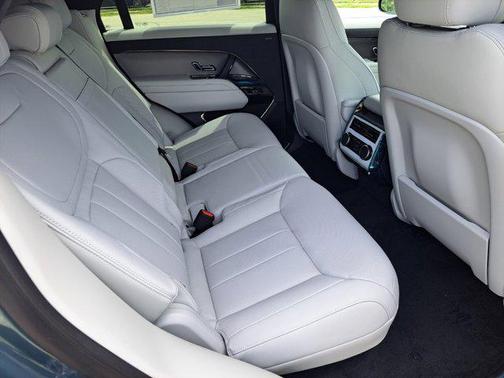 2025 Land Rover Range Rover Sport SE