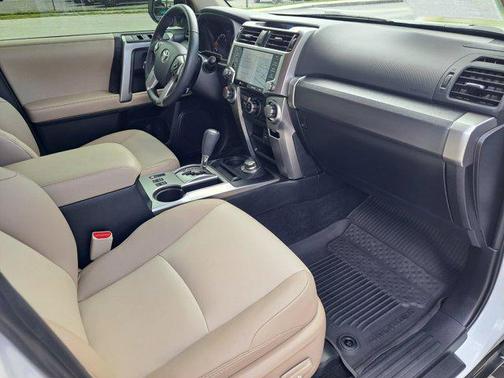 2024 Toyota 4Runner SR5 Premium