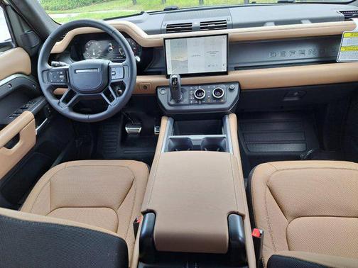 2025 Land Rover Defender 110 P400 X