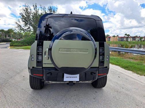 2025 Land Rover Defender 110 P400 X
