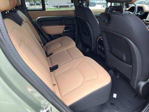 2025 Land Rover Defender 110 P400 X