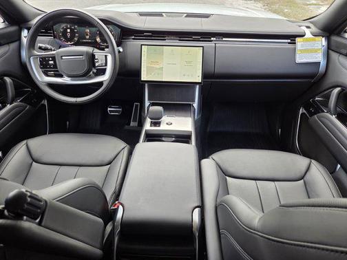 2025 Land Rover Range Rover P530 SE 7 Seat