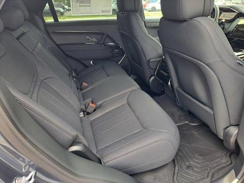 2025 Land Rover Range Rover Sport SE
