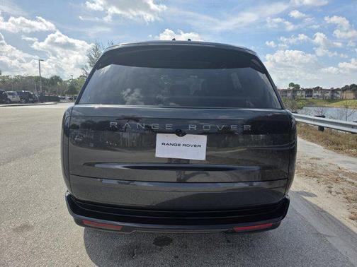 2026 Land Rover Range Rover P400 SE