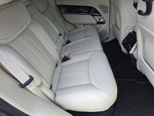 2026 Land Rover Range Rover P400 SE