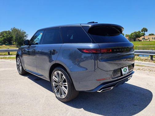 2025 Land Rover Range Rover Sport SE