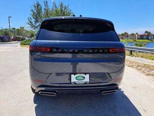 2025 Land Rover Range Rover Sport SE