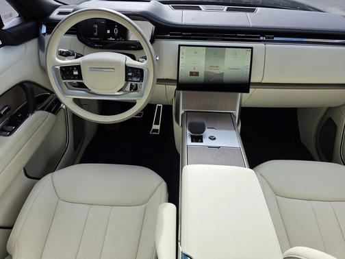 Santorini Black Metallic 2026 Land Rover Range Rover P530 Autobiography