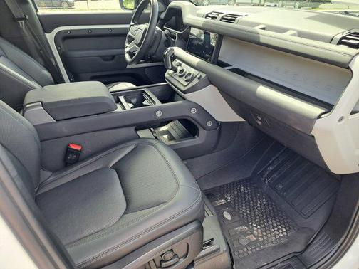 2023 Land Rover Defender 110 S