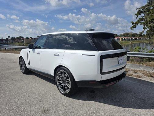 2026 Land Rover Range Rover P400 SE