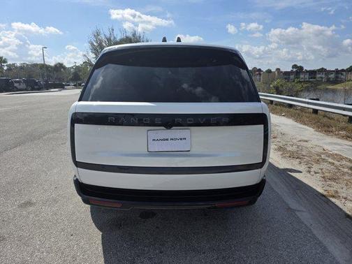 2026 Land Rover Range Rover P400 SE