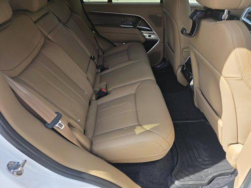 2026 Land Rover Range Rover P400 SE