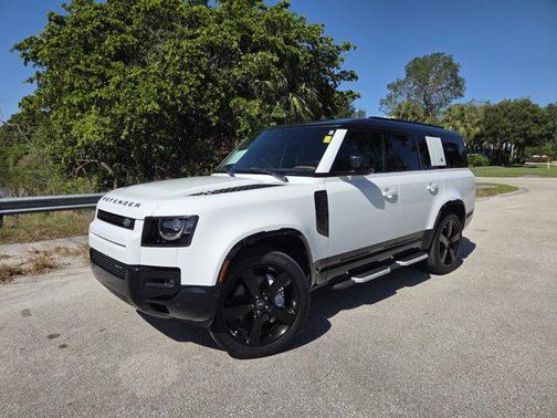 2023 Land Rover Defender 130 X-Dynamic SE