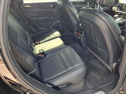 2021 Porsche Cayenne Base