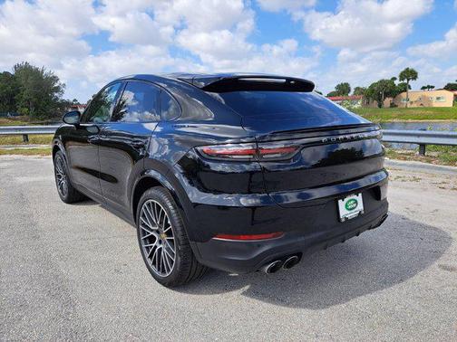2021 Porsche Cayenne Base