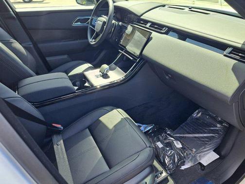 2026 Land Rover Range Rover Velar P250 SE R-Dynamic