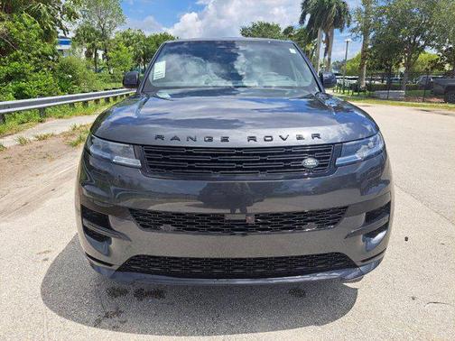 2025 Land Rover Range Rover Sport SE