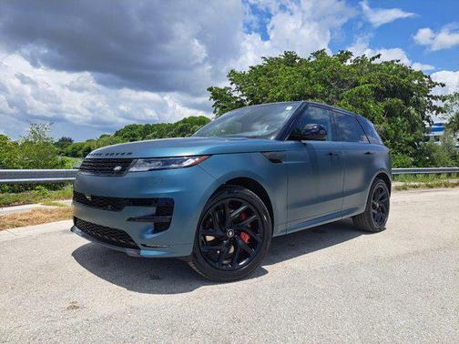 2025 Land Rover Range Rover Sport SE