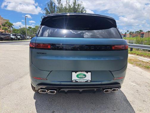 2025 Land Rover Range Rover Sport SE