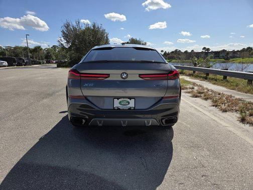 2025 BMW X6 xDrive40i