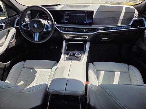 2025 BMW X6 xDrive40i